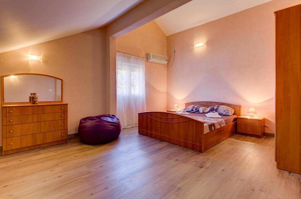 Apartments Vesna Tivat Eksteriør billede