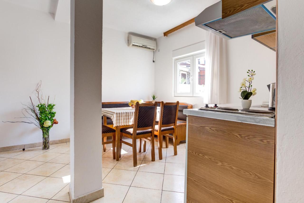 Apartments Vesna Tivat Eksteriør billede